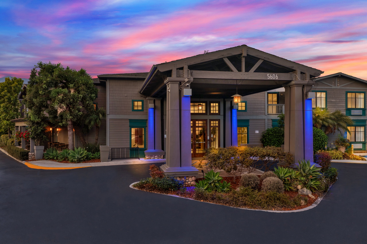 Holiday Inn Express in Carpinteria entry at sunrise